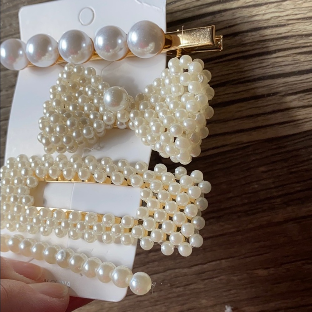 Hair accessory pearly hair clips - Picture 3 of 4